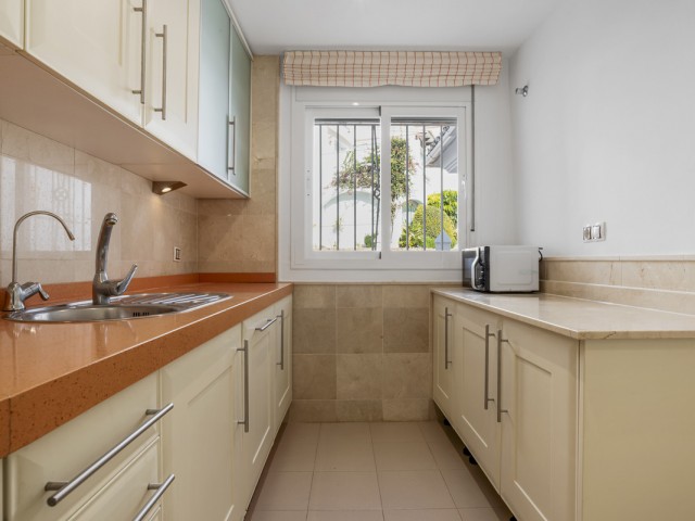 4 Schlafzimmer Apartment in Nueva Andalucía