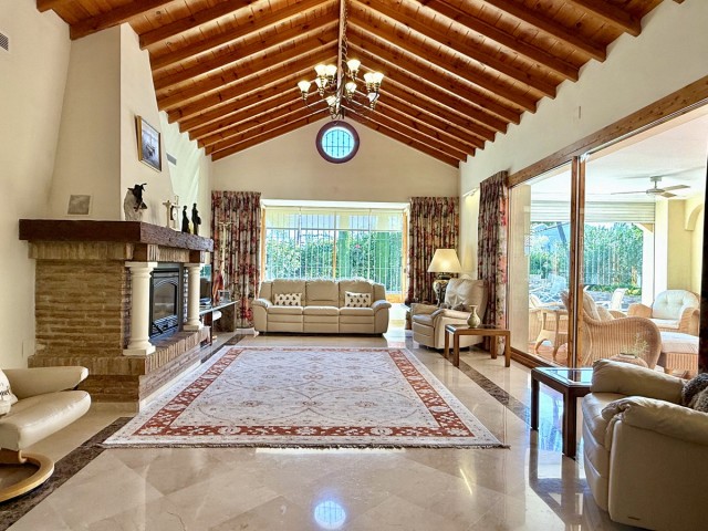 4 Schlafzimmer Villa in Estepona