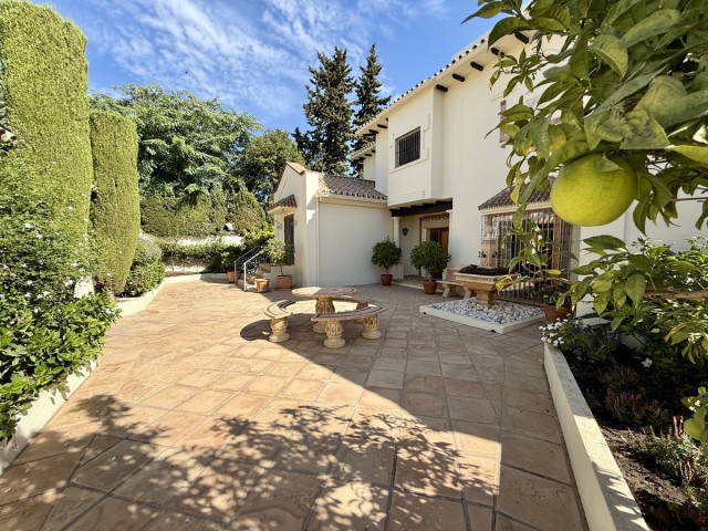 4 Schlafzimmer Villa in Estepona