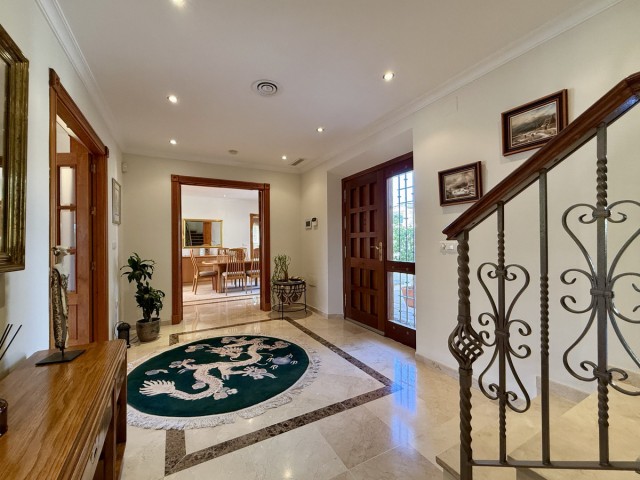 4 Schlafzimmer Villa in Estepona