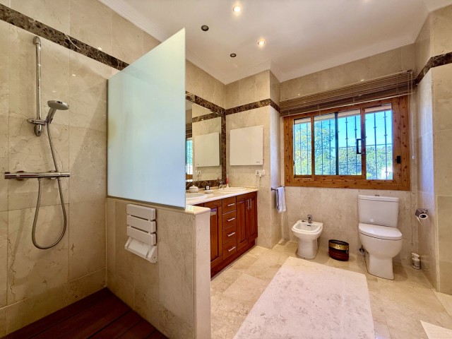 4 Schlafzimmer Villa in Estepona