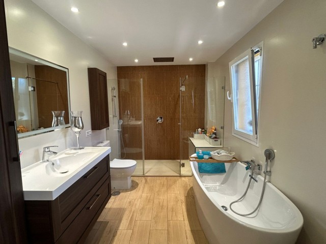 4 Bedrooms Townhouse in Guadalmina Alta