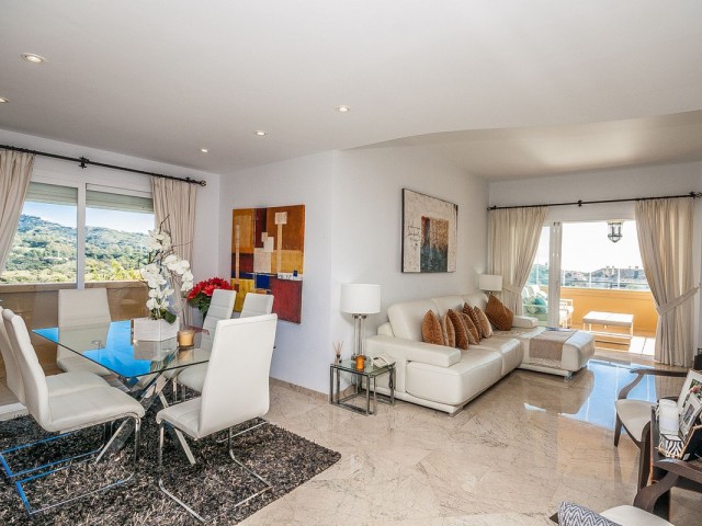 3 Bedrooms Apartment in Elviria