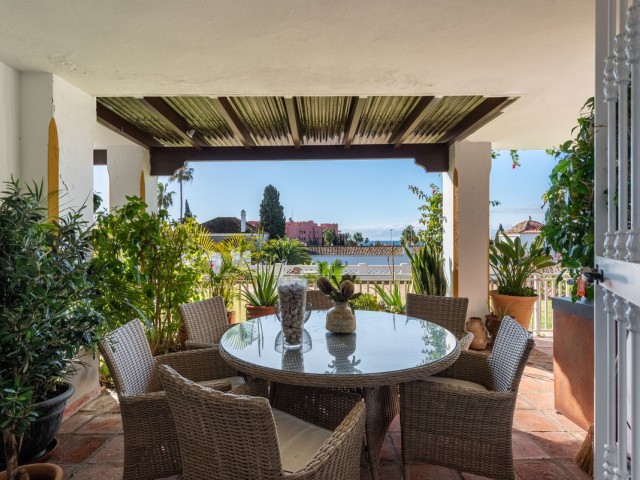 4 Schlafzimmer Reihenhaus in New Golden Mile