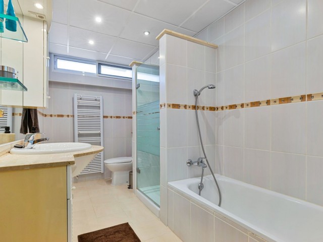 2 Sovrums Lägenhet i Fuengirola