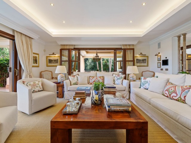 6 Bedrooms Villa in The Golden Mile