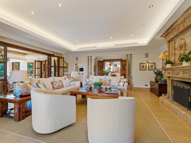 6 Bedrooms Villa in The Golden Mile