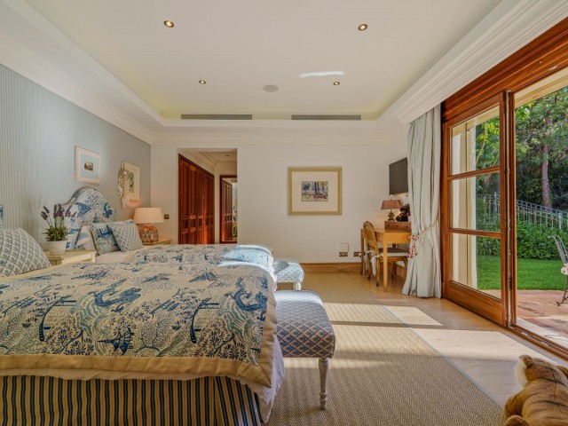 6 Bedrooms Villa in The Golden Mile