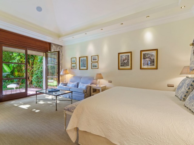 6 Bedrooms Villa in The Golden Mile