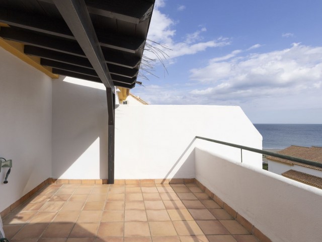 Maison mitoyenne avec 4 Chambres  à La Duquesa