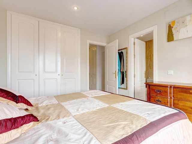 Maison mitoyenne avec 4 Chambres  à La Duquesa