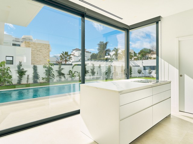 4 Schlafzimmer Villa in Estepona