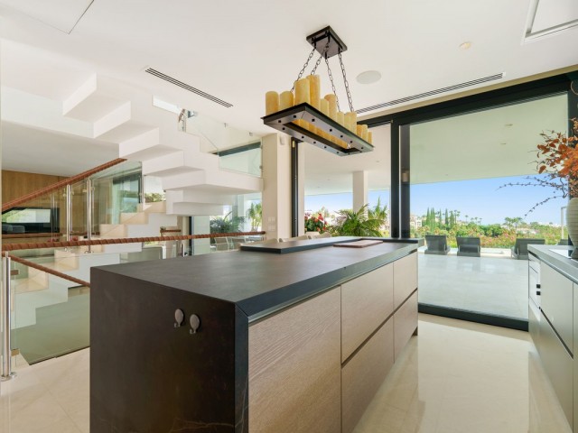 5 Schlafzimmer Villa in Nueva Andalucía