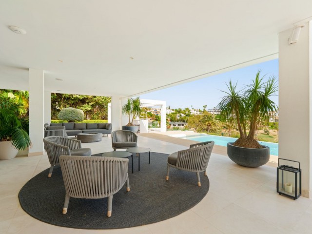 5 Schlafzimmer Villa in Nueva Andalucía
