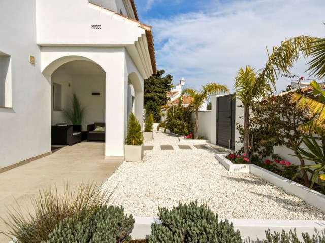 6 Bedrooms Villa in Mijas