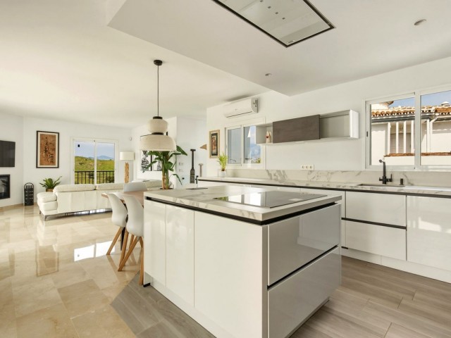 6 Bedrooms Villa in Mijas