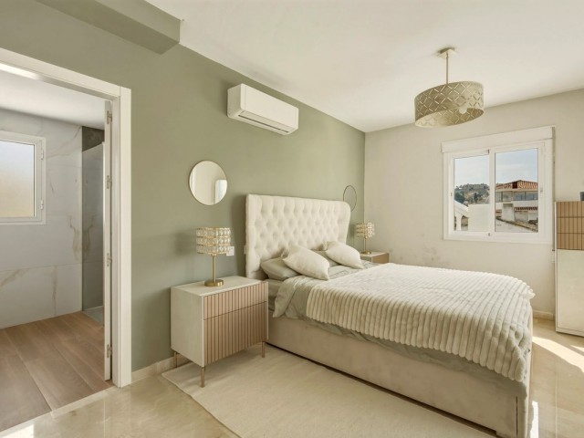 6 Bedrooms Villa in Mijas