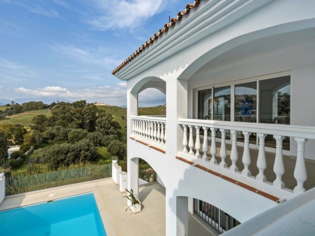 6 Bedrooms Villa in Mijas