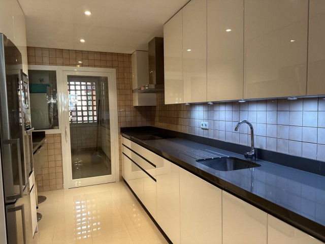 3 Schlafzimmer Apartment in Nueva Andalucía