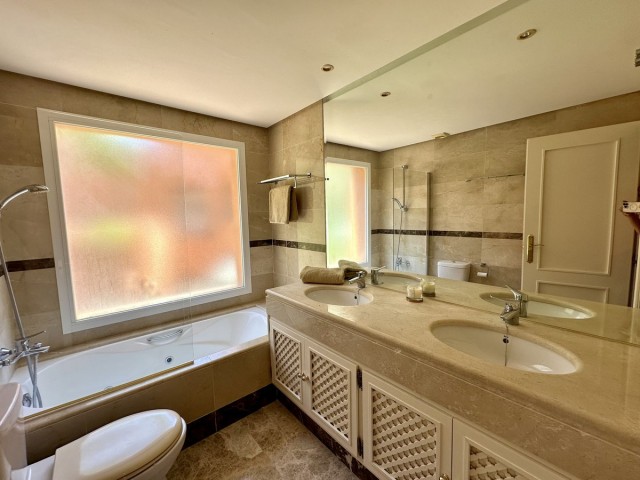 3 Schlafzimmer Apartment in Nueva Andalucía