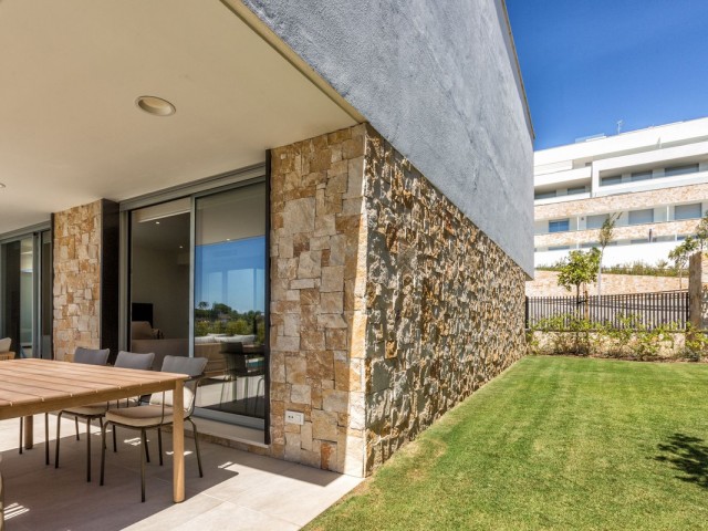 Adosado con 4 Dormitorios  en Estepona