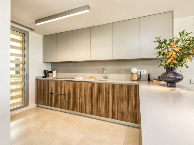 Adosado con 4 Dormitorios  en Estepona