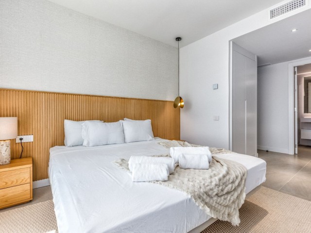 Adosado con 4 Dormitorios  en Estepona