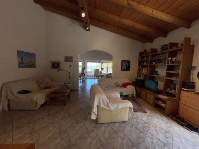 3 Schlafzimmer Villa in Estepona