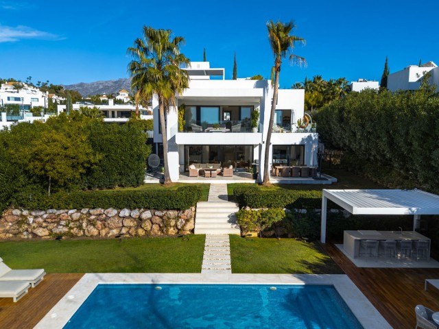 6 Schlafzimmer Villa in Nueva Andalucía