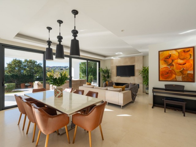 6 Schlafzimmer Villa in Nueva Andalucía