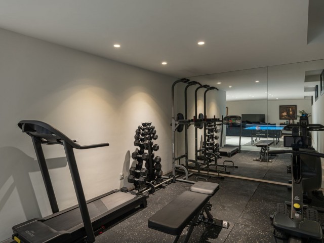 6 Schlafzimmer Villa in Nueva Andalucía