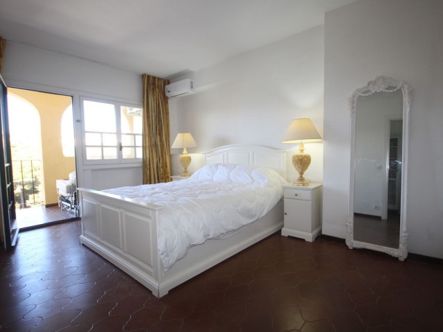 1 Bedrooms Apartment in Puerto de Cabopino