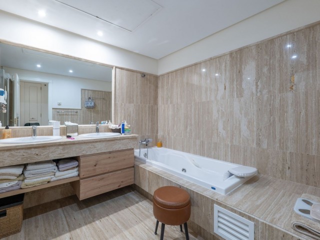 2 Sovrums Lägenhet i Los Monteros