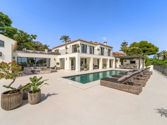 5 Bedrooms Villa in The Golden Mile