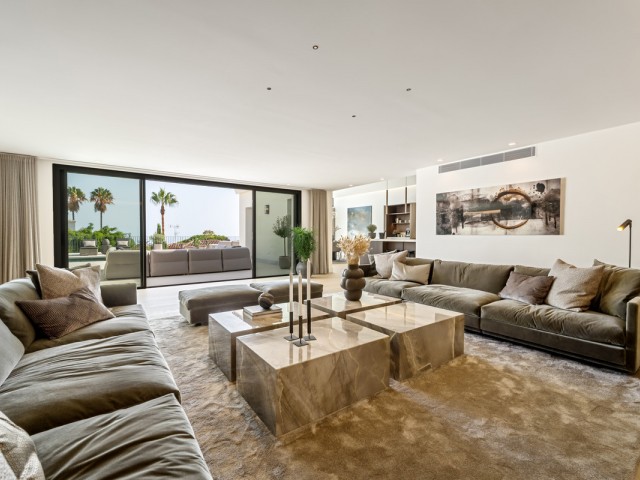 5 Bedrooms Villa in The Golden Mile