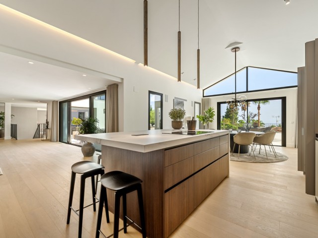 5 Bedrooms Villa in The Golden Mile