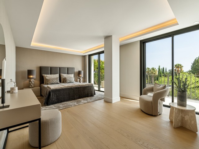 5 Bedrooms Villa in The Golden Mile