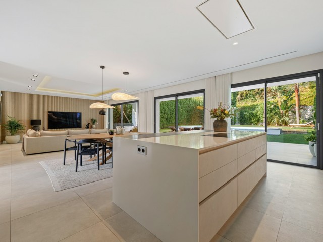 5 Schlafzimmer Villa in Nueva Andalucía