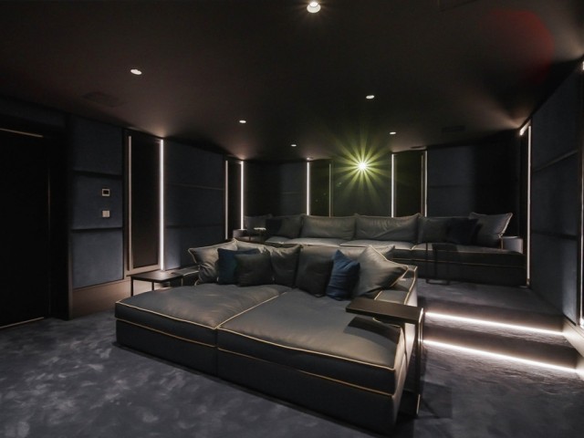 6 Schlafzimmer Villa in Estepona