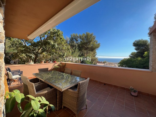 5 Bedrooms Villa in Marbella