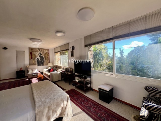 5 Bedrooms Villa in Marbella