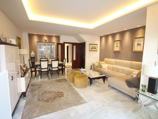 5 Bedrooms Townhouse in Marbella
