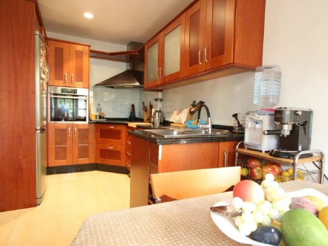 5 Bedrooms Townhouse in Marbella