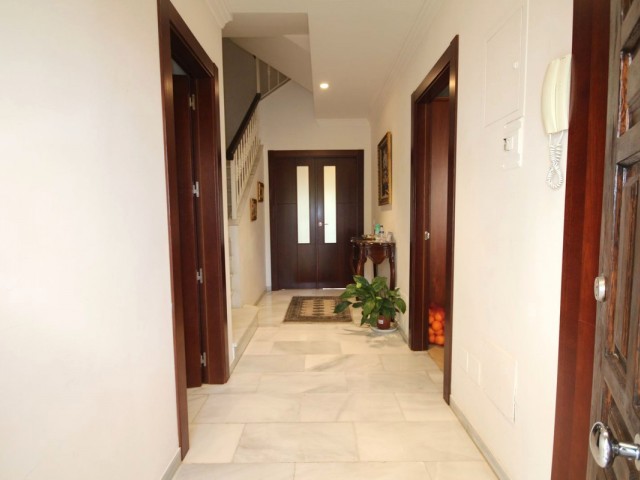 5 Bedrooms Townhouse in Marbella