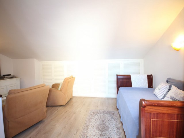 5 Bedrooms Townhouse in Marbella