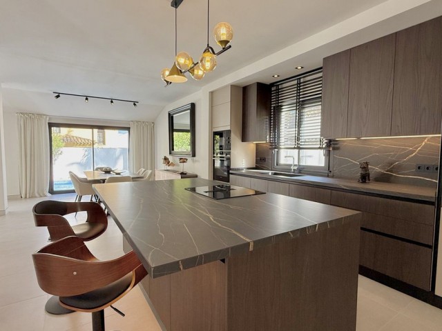 5 Schlafzimmer Villa in Nueva Andalucía