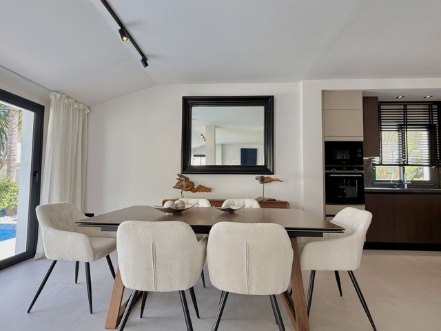 5 Schlafzimmer Villa in Nueva Andalucía