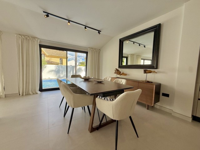 5 Schlafzimmer Villa in Nueva Andalucía