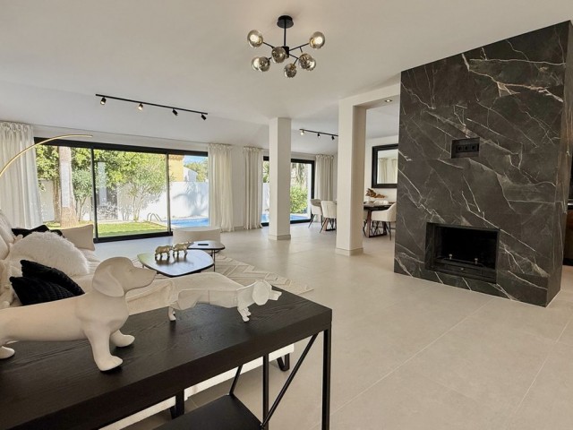 5 Schlafzimmer Villa in Nueva Andalucía