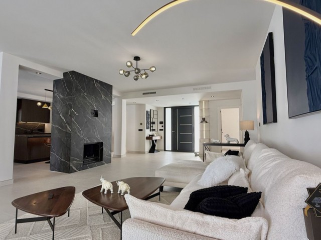 5 Schlafzimmer Villa in Nueva Andalucía